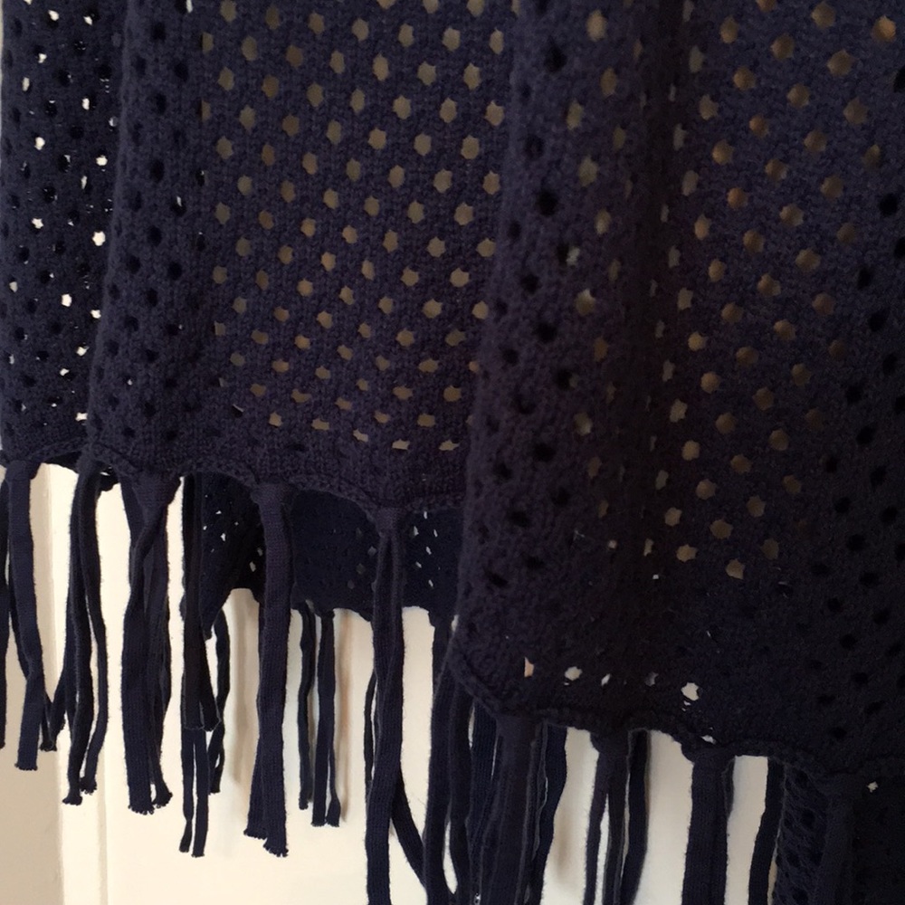 Michael Stars cold shoulder sweater w/Fringe - Picture 4 of 6
